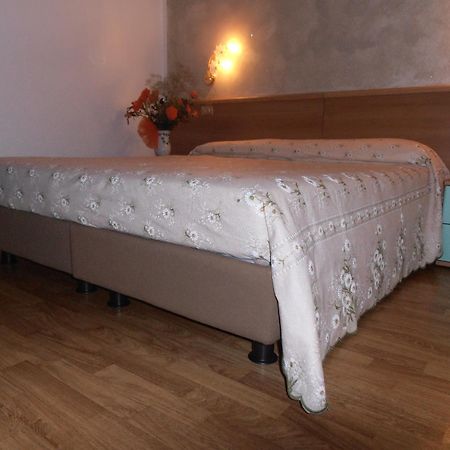 Hotel Locanda Ridevert Tione di Trento Zimmer foto