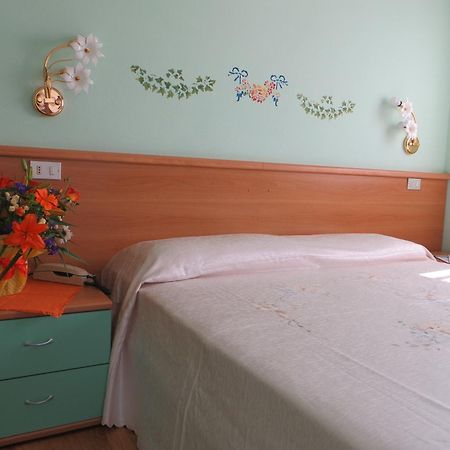 Hotel Locanda Ridevert Tione di Trento Zimmer foto