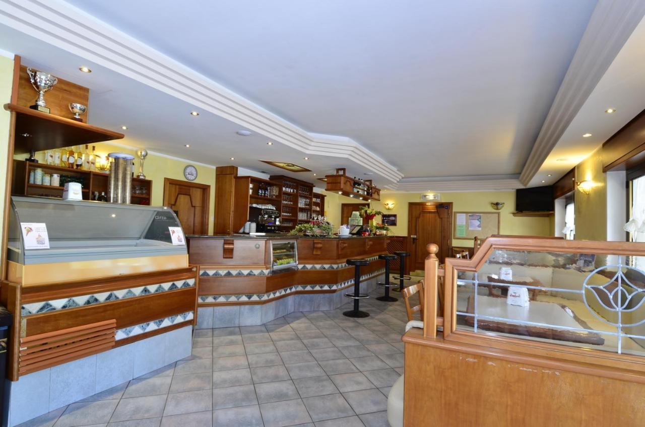 Hotel Locanda Ridevert Tione di Trento Exterior foto