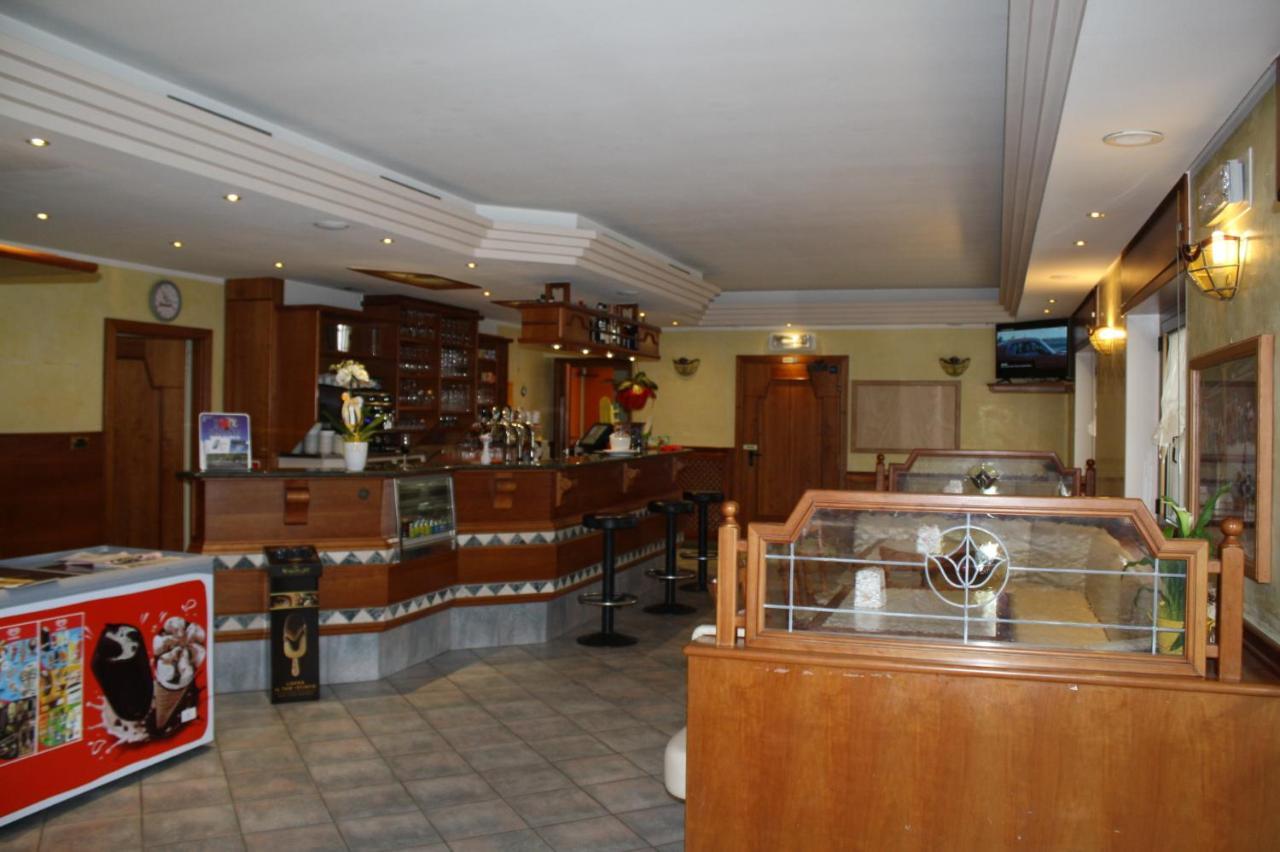 Hotel Locanda Ridevert Tione di Trento Exterior foto