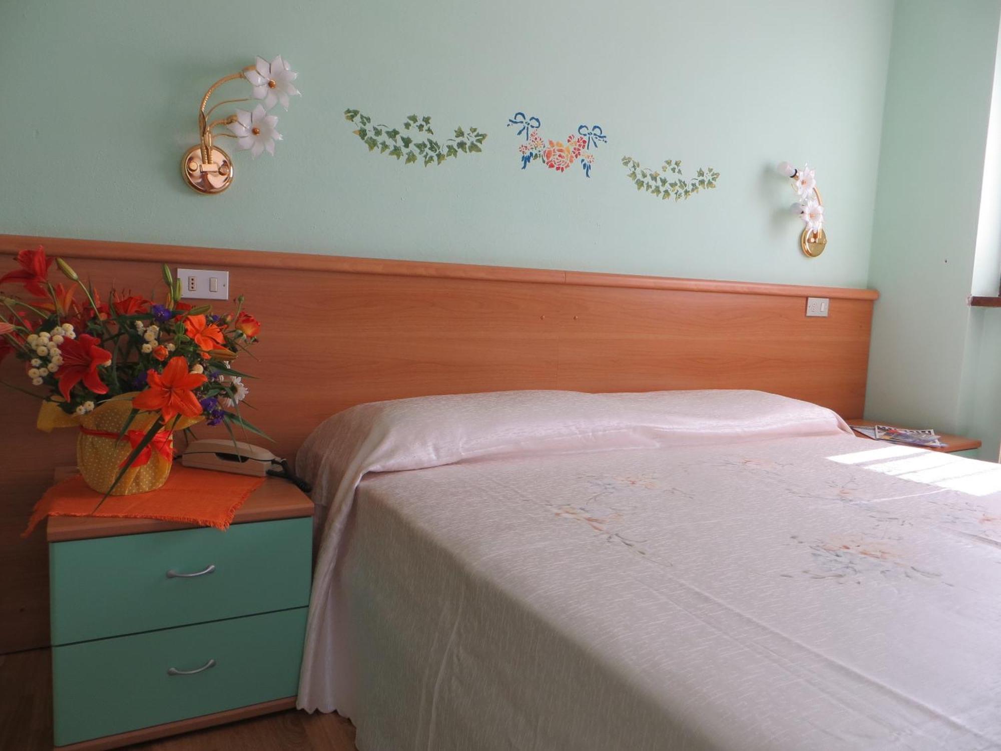 Hotel Locanda Ridevert Tione di Trento Zimmer foto