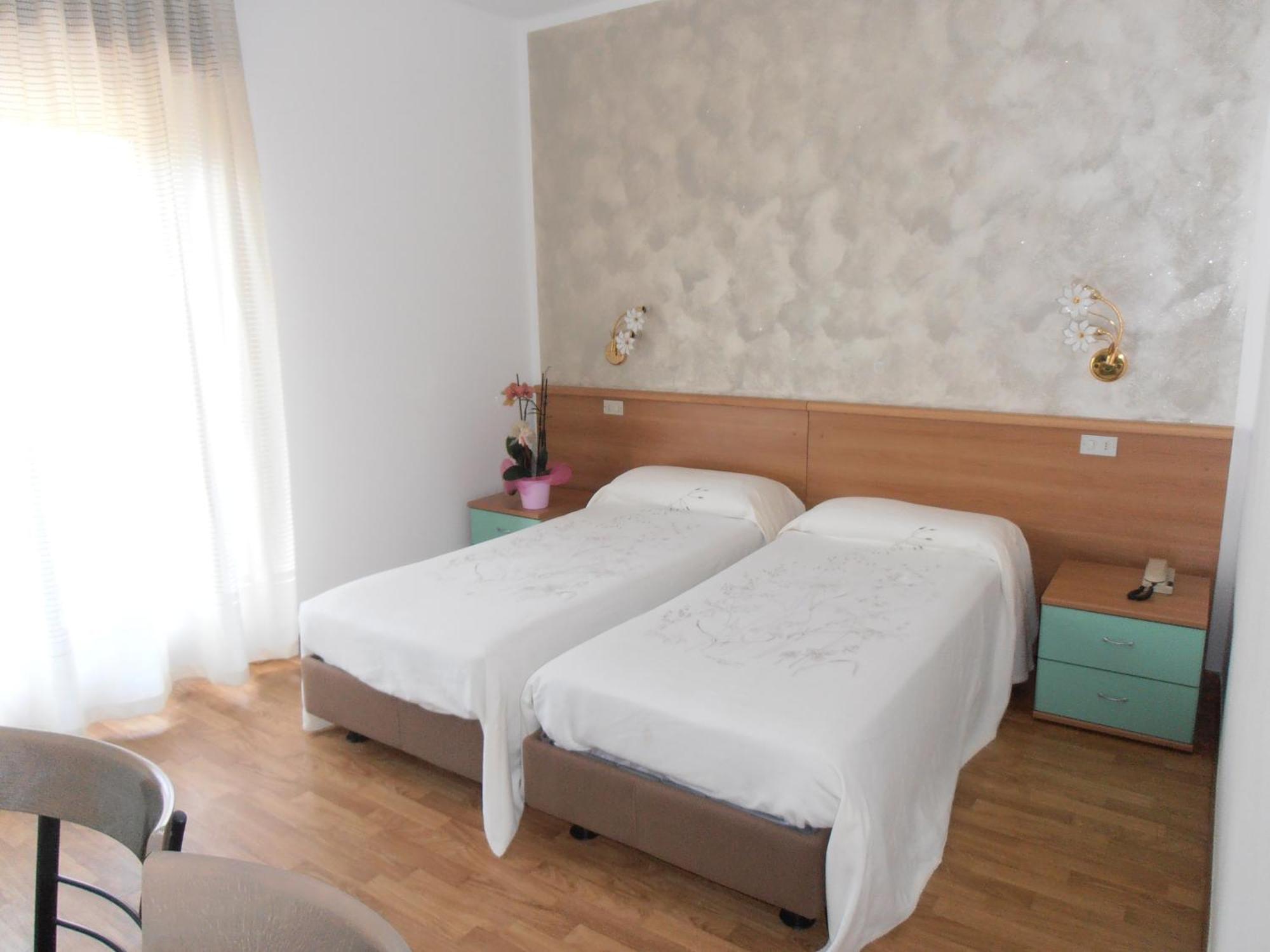 Hotel Locanda Ridevert Tione di Trento Zimmer foto