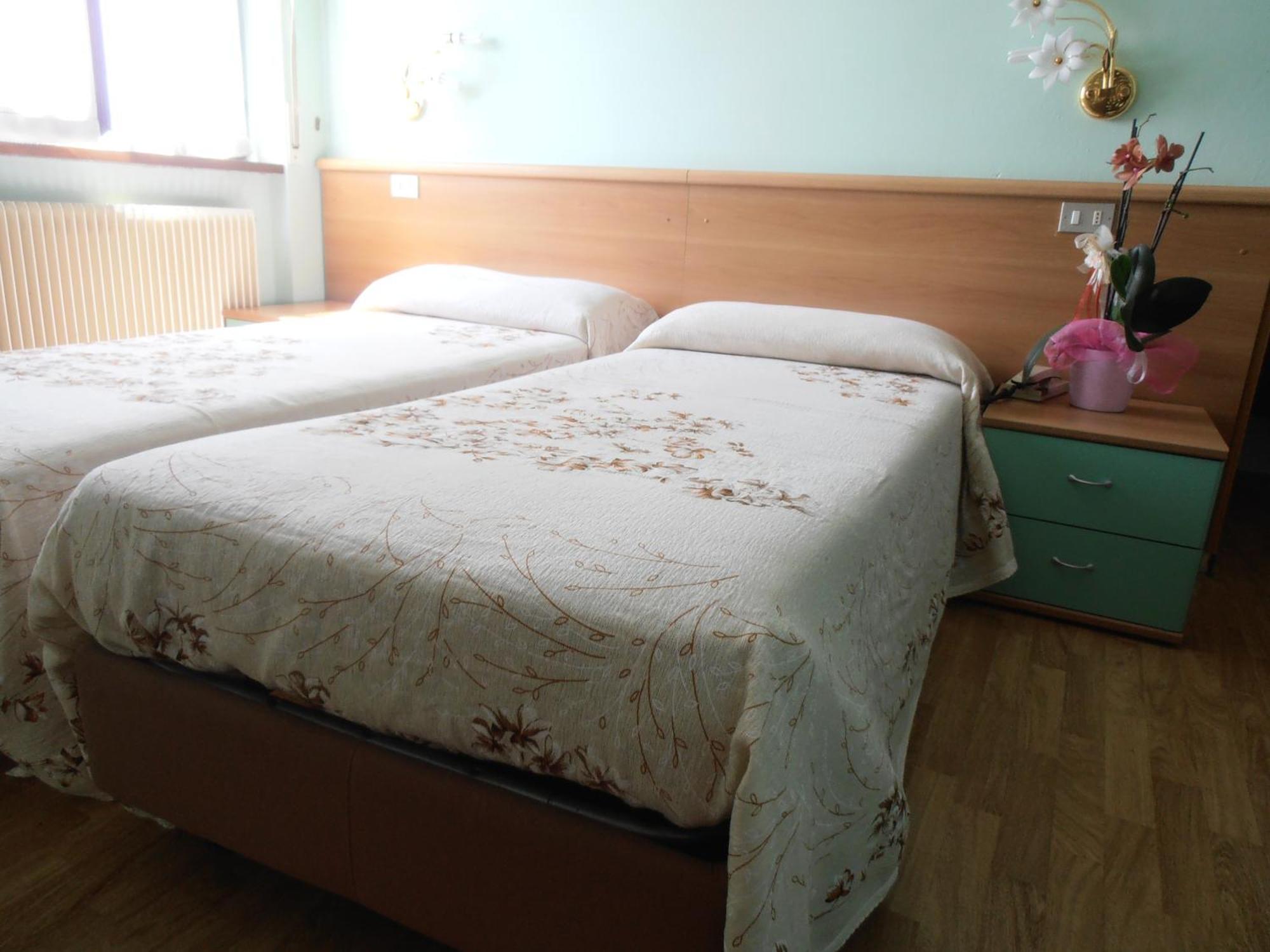 Hotel Locanda Ridevert Tione di Trento Zimmer foto